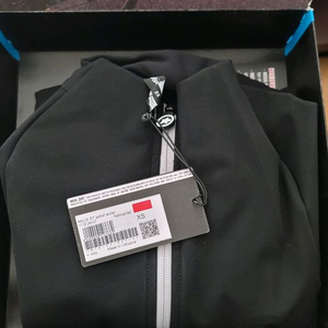 새상품(가격내림)아소스 밀레 겨울 자켓