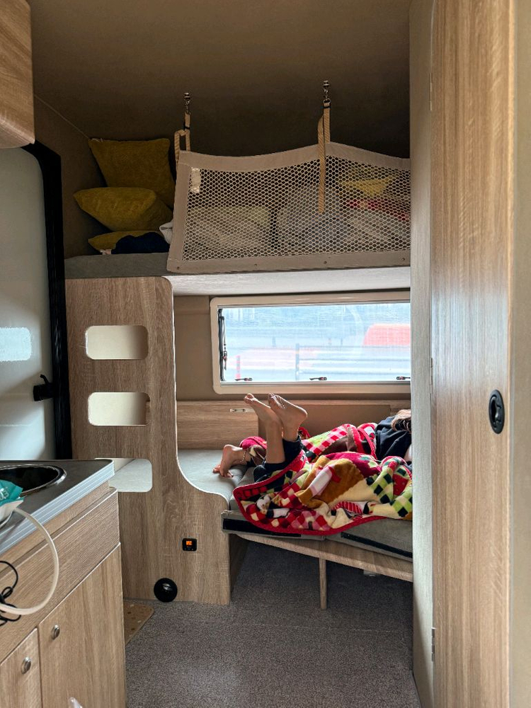 캠핑카 트레일러 이미지