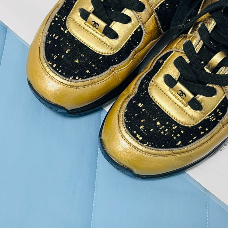 샤넬CC 로고 트워드 골드 레더 스니커즈--4