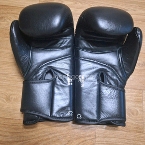 아디다스 복싱 글러브 이미지