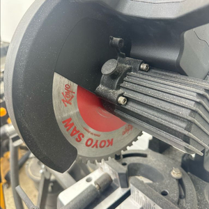 콜라보 금속 절단기 DC9916 팝니다 날포함 무선