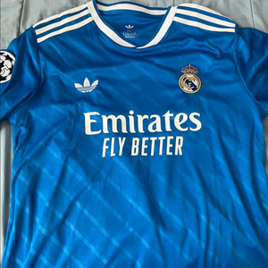 25/26시즌 레알 마드리드 써드 저지 발베르데 판매합니다 2XL