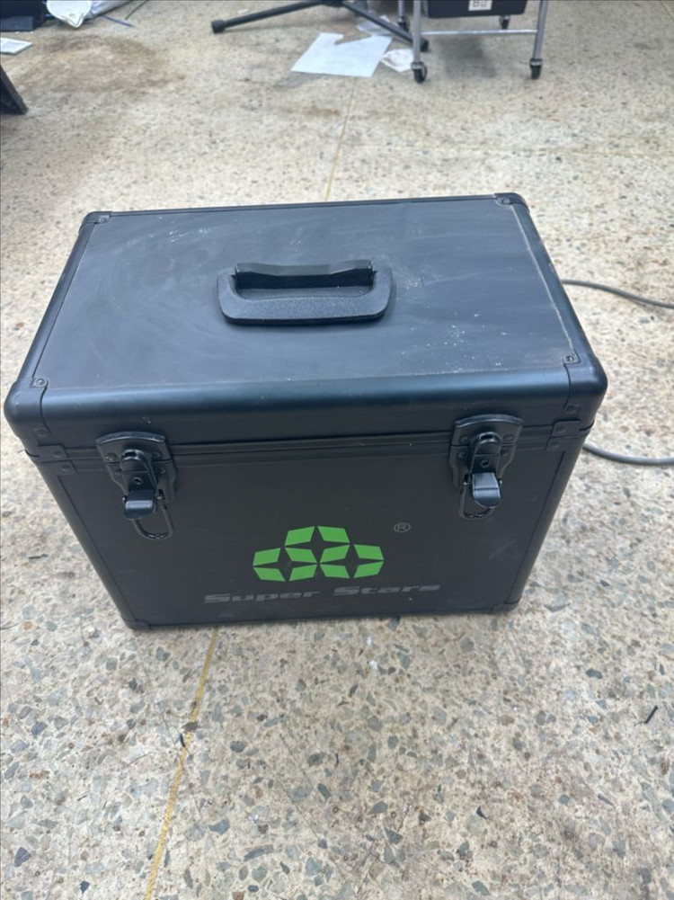 슈퍼스타 진공펌프 ST-4BMC 1회 사용한 거의 새거 팝니다. 캐이스 포함입니다--1