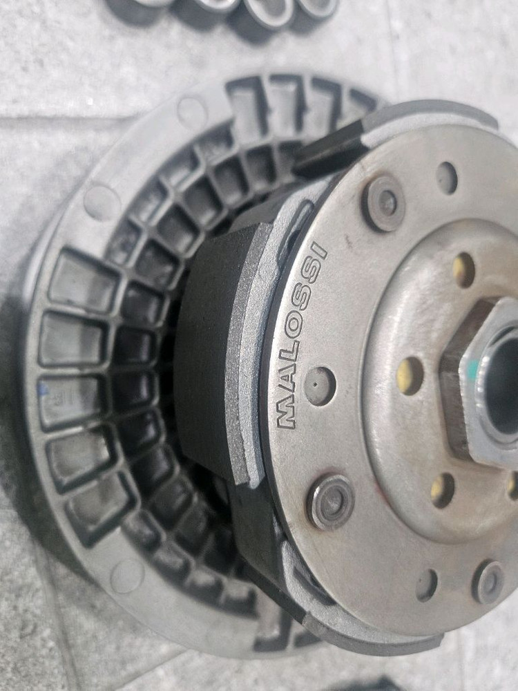 포르자350 말로시 드리븐풀리 풀세트입니다 이미지