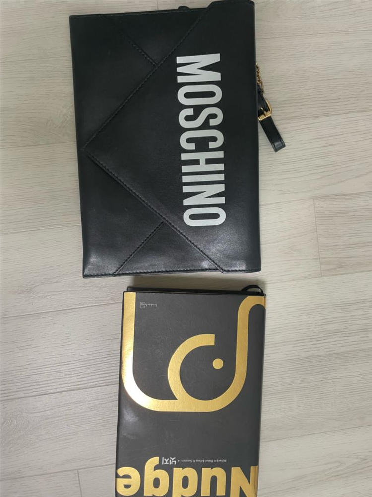 모스키노 블랙 클러치백--0