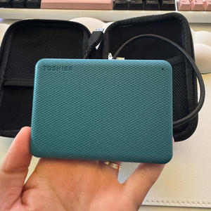 도시바 외장하드 포터블 2TB(2000GB)