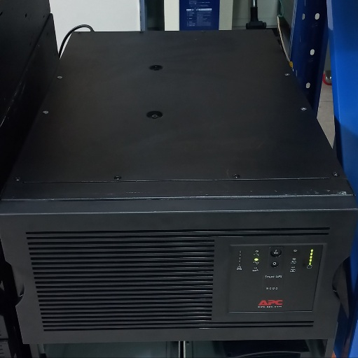 5kVA 230V 랙타입 중고 UPS SUA5000RMI APC UPS--1