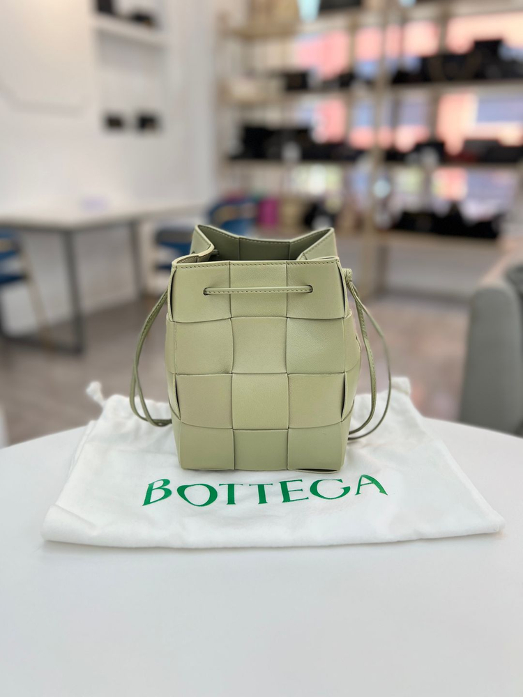 [중고명품 럭스올 울산점] 보테가베네타 스몰 레더 카세트 버킷백 카키--5