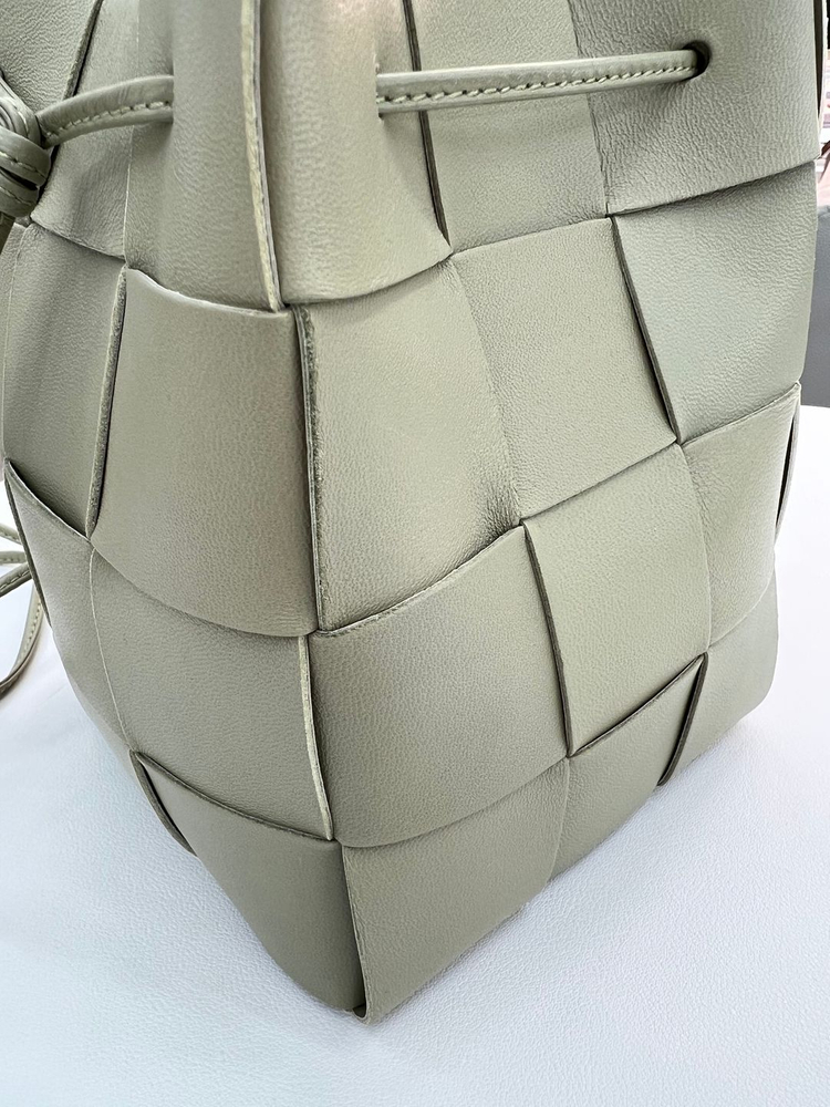 [중고명품 럭스올 울산점] 보테가베네타 스몰 레더 카세트 버킷백 카키--8