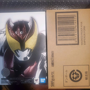 SHF 진골 가면라이더 (키바+엠페러폼) 판매
