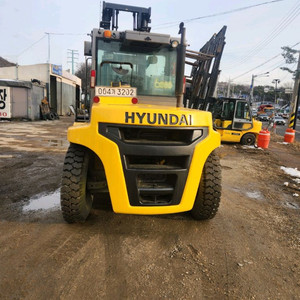 [특A급] 현대 8톤 디젤 지게차 소개 합니다 (현대/2015년식 ) 모델명 : 80DE 마스트 : 2단 하이