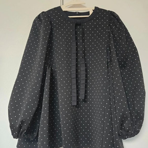 라모다 블라우스