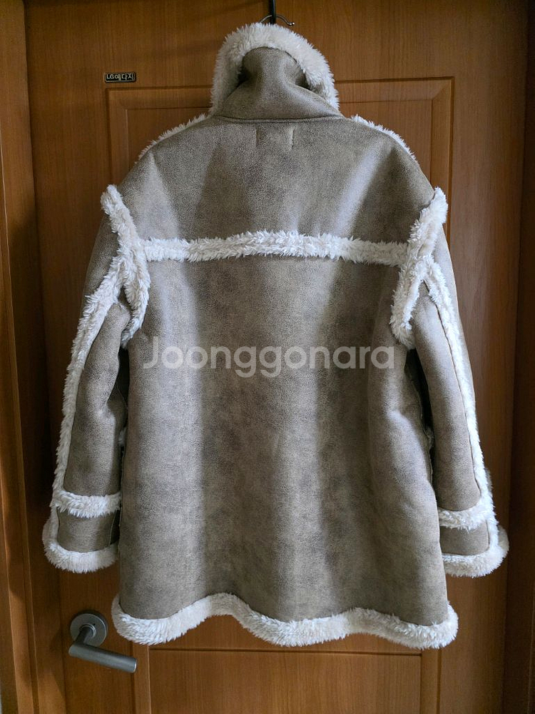 (새상품) 진베이지 리버시블 떡볶이 롱 무스탕(국내 상품)--3