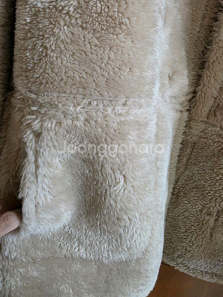 (새상품) 진베이지 리버시블 떡볶이 롱 무스탕(국내 상품)--5