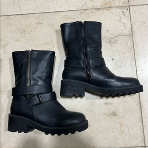 블랙 미들부츠 (240)