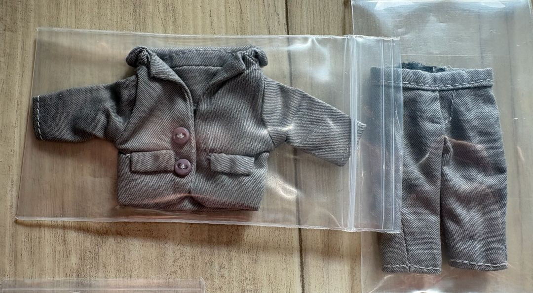 미사용) 넨도로이드 돌 넨도돌 굿스마정품 회색정장 세트--1