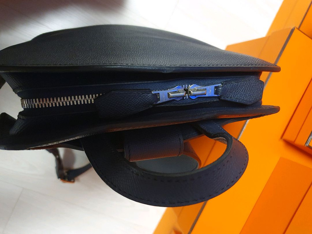 정품 에르메스 백팩 네이비--4