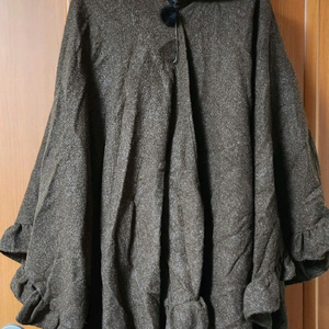 레노마(renoma) 브라운 후드 프릴 숄