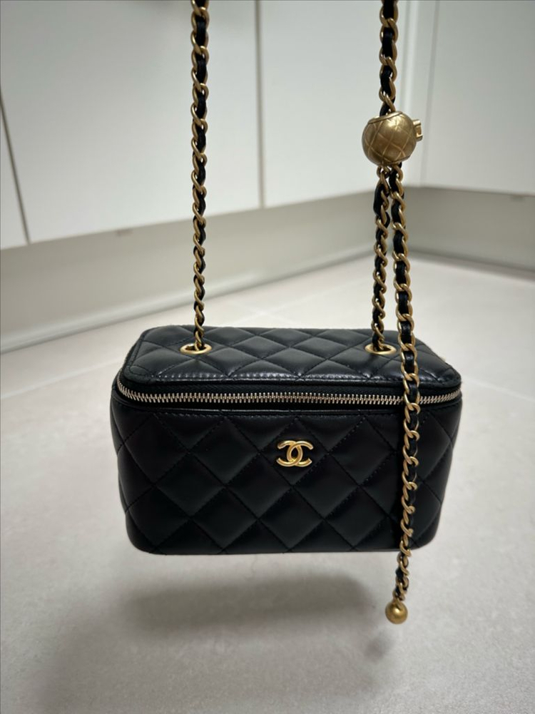 정품 샤넬 직사각 베니티 골드볼 이미지