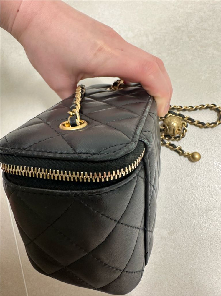 정품 샤넬 직사각 베니티 골드볼 이미지