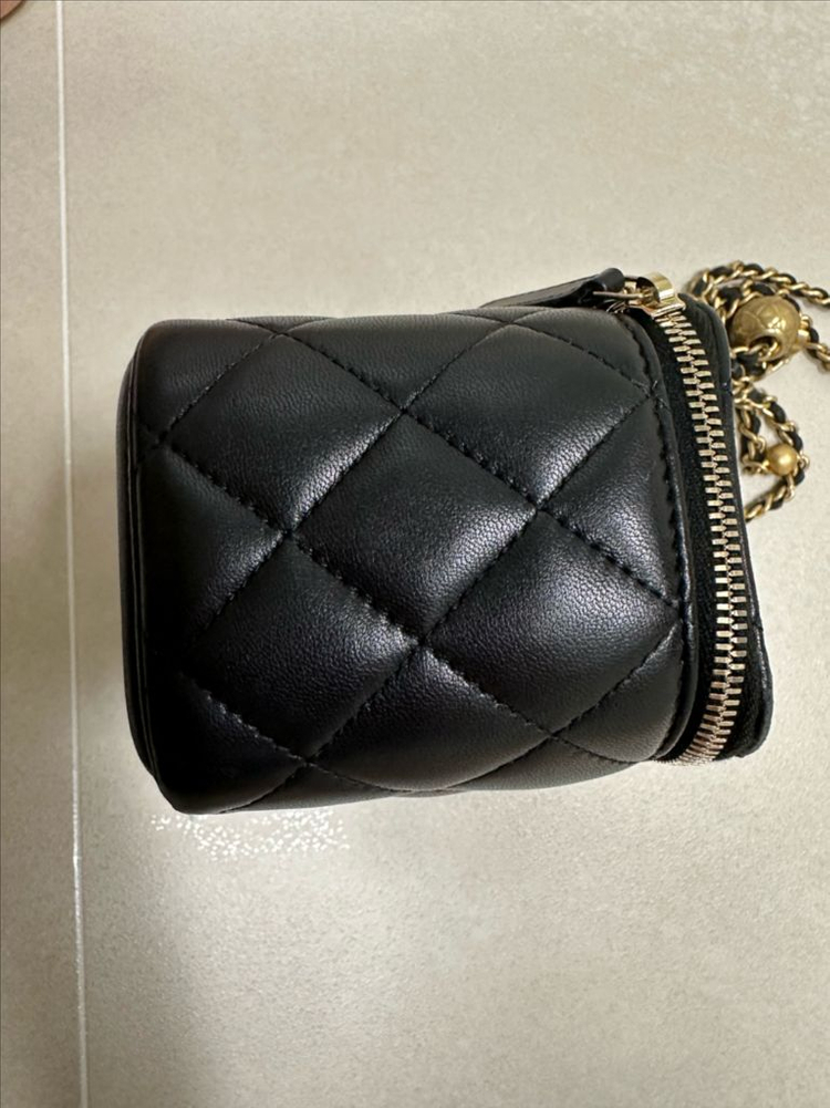 정품 샤넬 직사각 베니티 골드볼 이미지