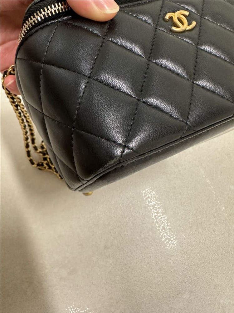 정품 샤넬 직사각 베니티 골드볼 이미지