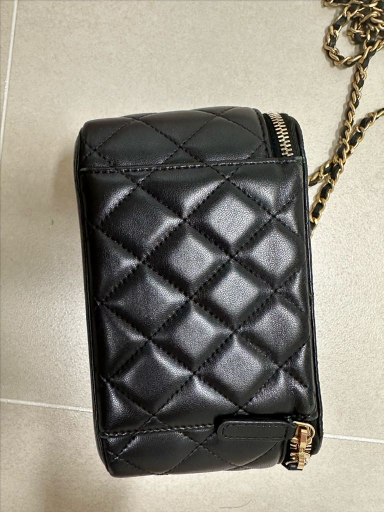 정품 샤넬 직사각 베니티 골드볼 이미지