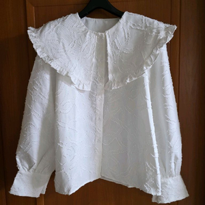 (새상품) 세라 번아웃 느낌의 예쁜 블라우스