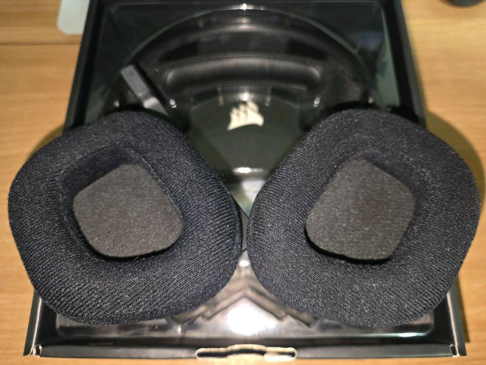 커세어 CORSAIR HS80 RGB WIRELESS 게이밍 무선 헤드셋--3