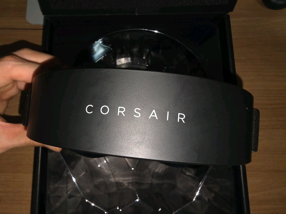 커세어 CORSAIR HS80 RGB WIRELESS 게이밍 무선 헤드셋--4