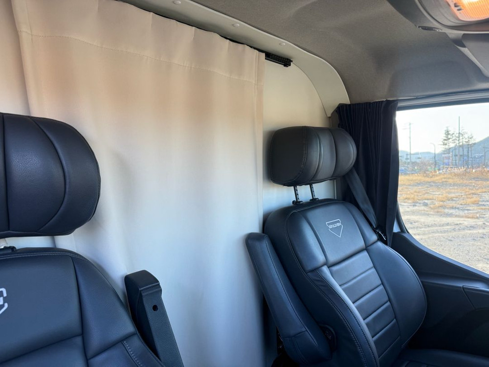 캠핑카 르노마스터 월든모빌 월든익스페디션 이미지