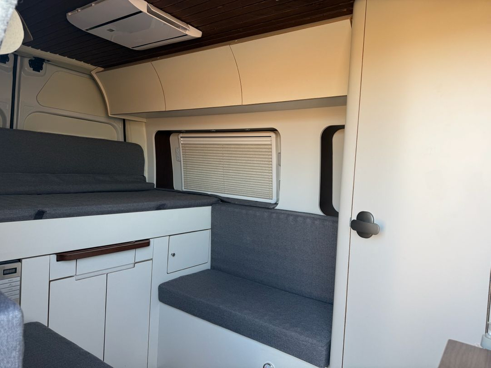 캠핑카 르노마스터 월든모빌 월든익스페디션 이미지