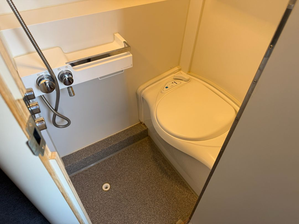 캠핑카 르노마스터 월든모빌 월든익스페디션 이미지