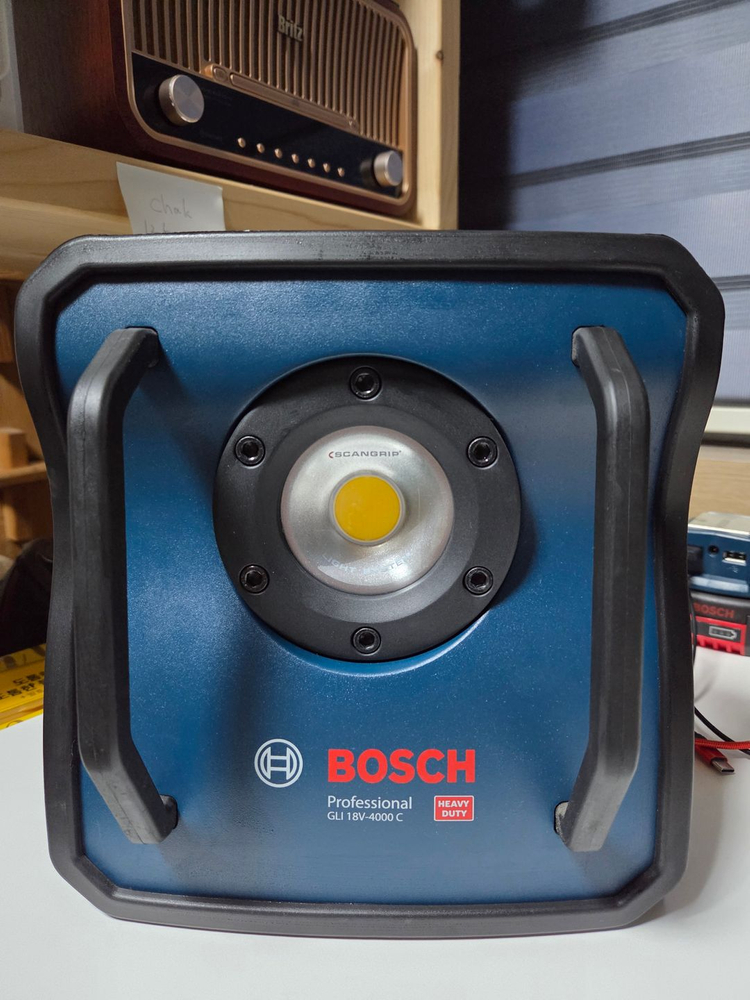 보쉬 LED랜턴 GLI 18V-4000C 이미지