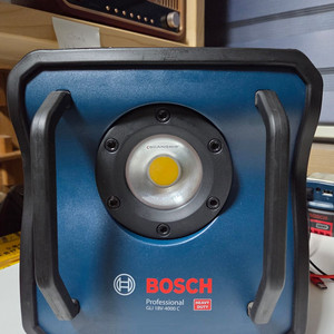 보쉬 LED랜턴 GLI 18V-4000C 이미지