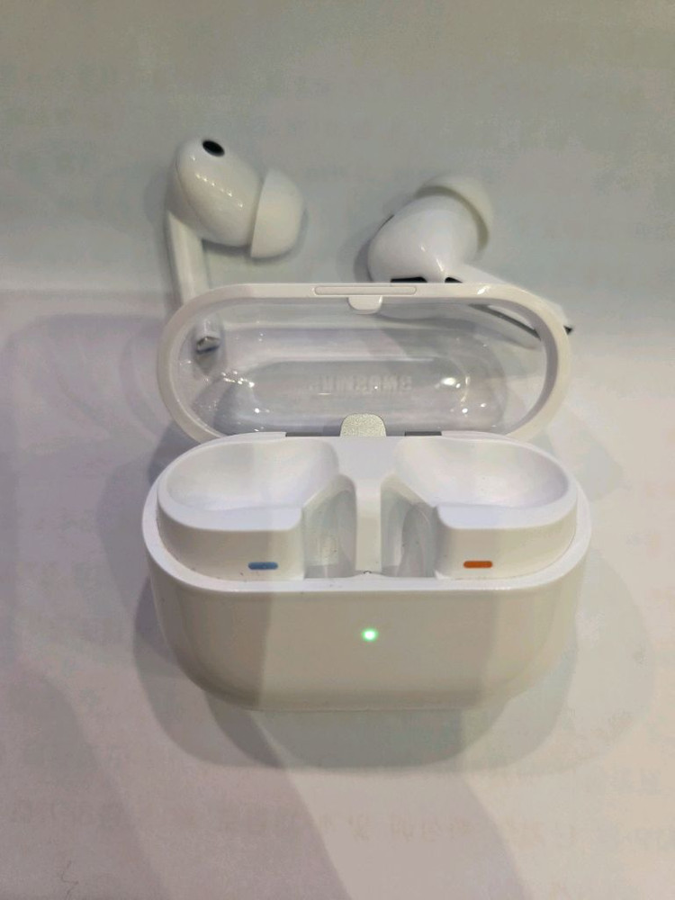 갤럭시 버즈3 프로 팝니다--1