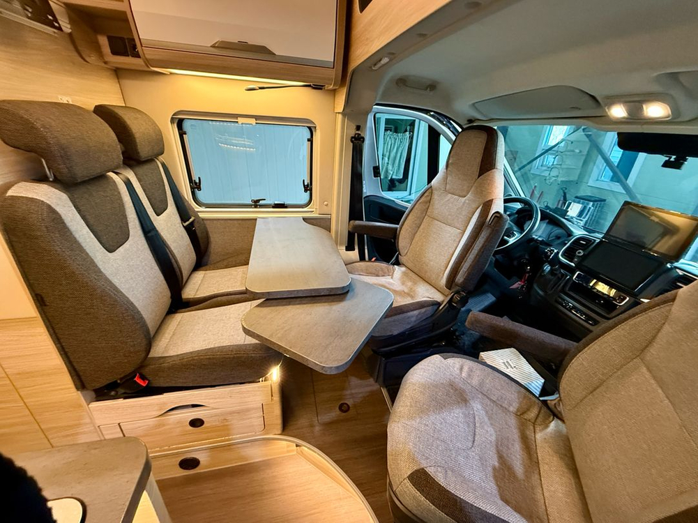 유럽식 B클레스 캠핑카 크나우스 박스터600--4