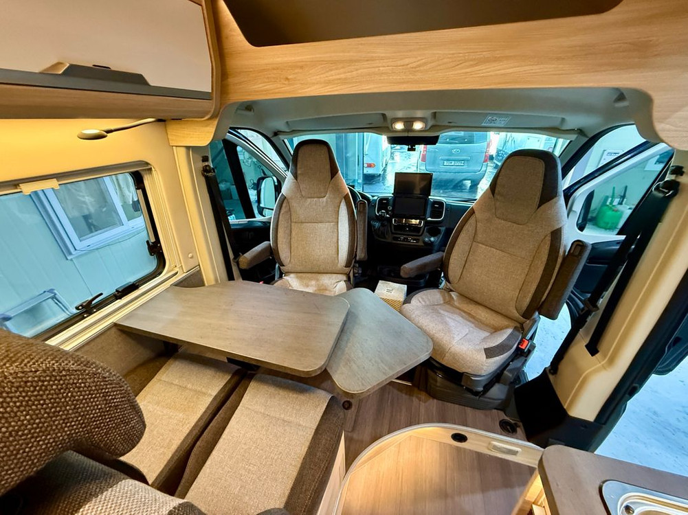 유럽식 B클레스 캠핑카 크나우스 박스터600--5