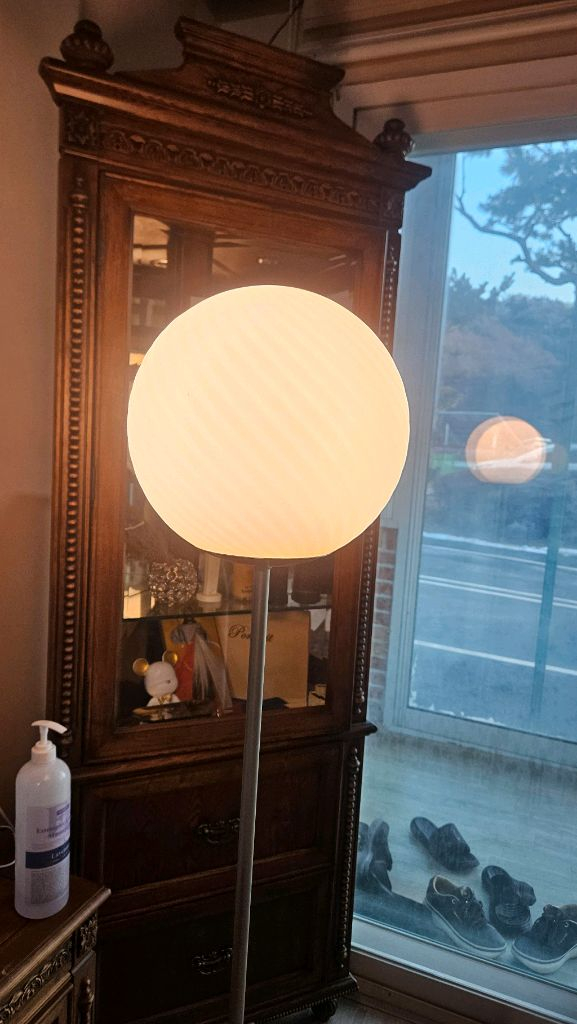 라이마스 토네이도 L 플로어 램프 판매합니다--0