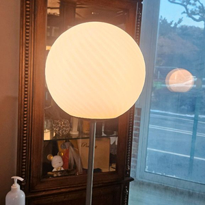 라이마스 토네이도 L 플로어 램프 판매합니다