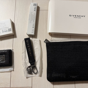 지방시 손거울+키체인+파우치 일괄판매