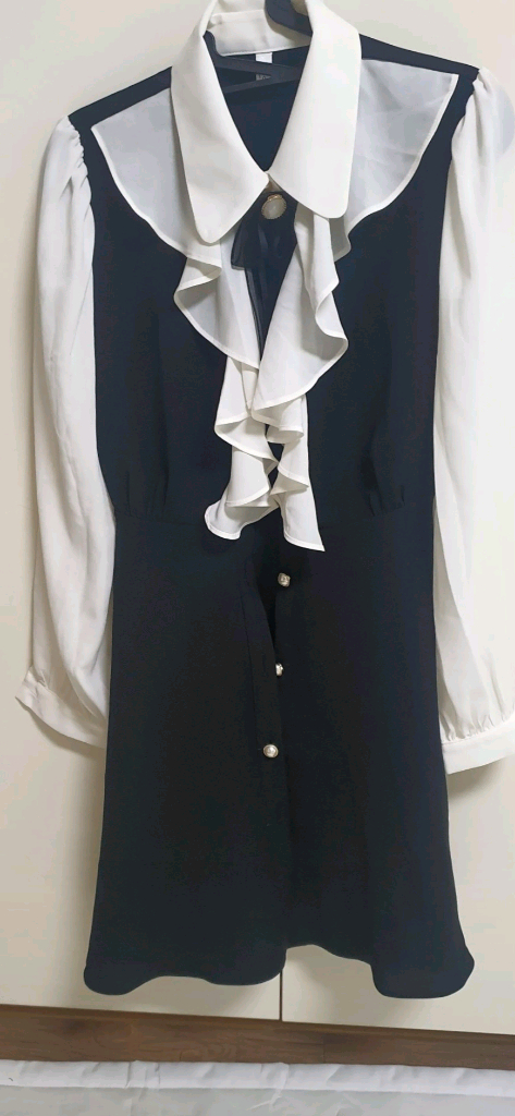 미랑미랑 프릴 타이 러플 브로치 원피스 S 에이블리 하객룩 블라우스--4