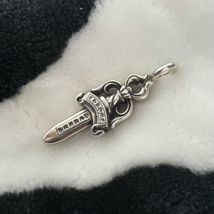 정품 크롬하츠 더블 대거 펜던트 파베 다이아 셋팅