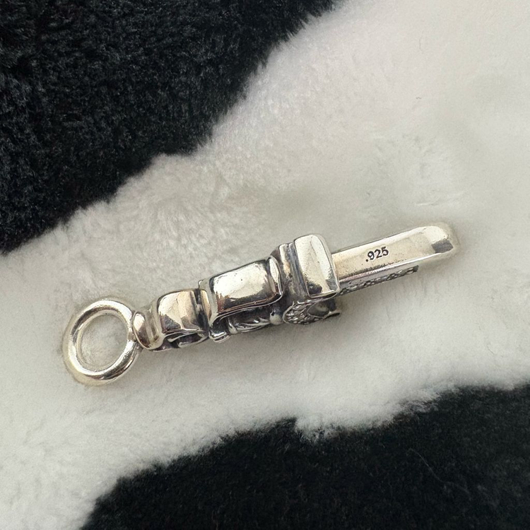 정품 크롬하츠 더블 대거 펜던트 파베 다이아 셋팅--2