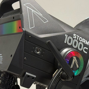 어퓨처 APUTURE 1000C 판매