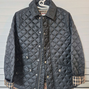 s급)버버리 키즈 퀼팅 블랙 자켓(10y)