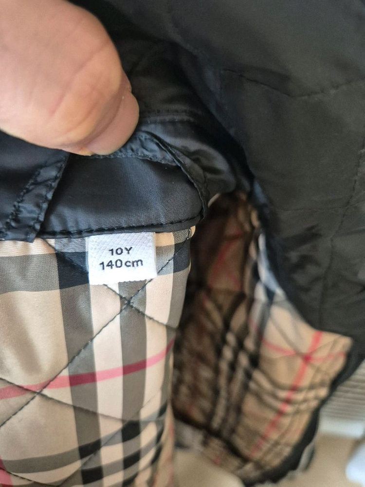 s급)버버리 키즈 퀼팅 블랙 자켓(10y)--4