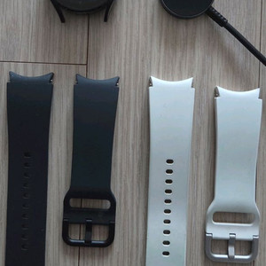 갤럭시워치5 LTE 모델 SM-R905N 40mm 판매합니다.