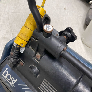 HOST 건식 카펫 청소기 판매합니다 이미지