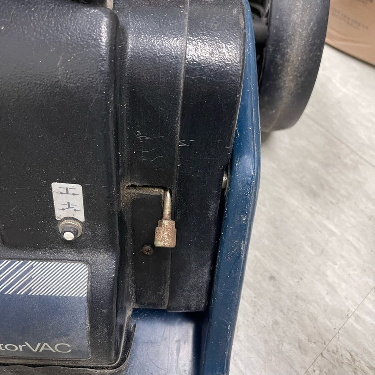 HOST 건식 카펫 청소기 판매합니다 이미지